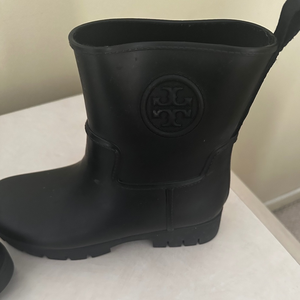 Tory burch rain boots